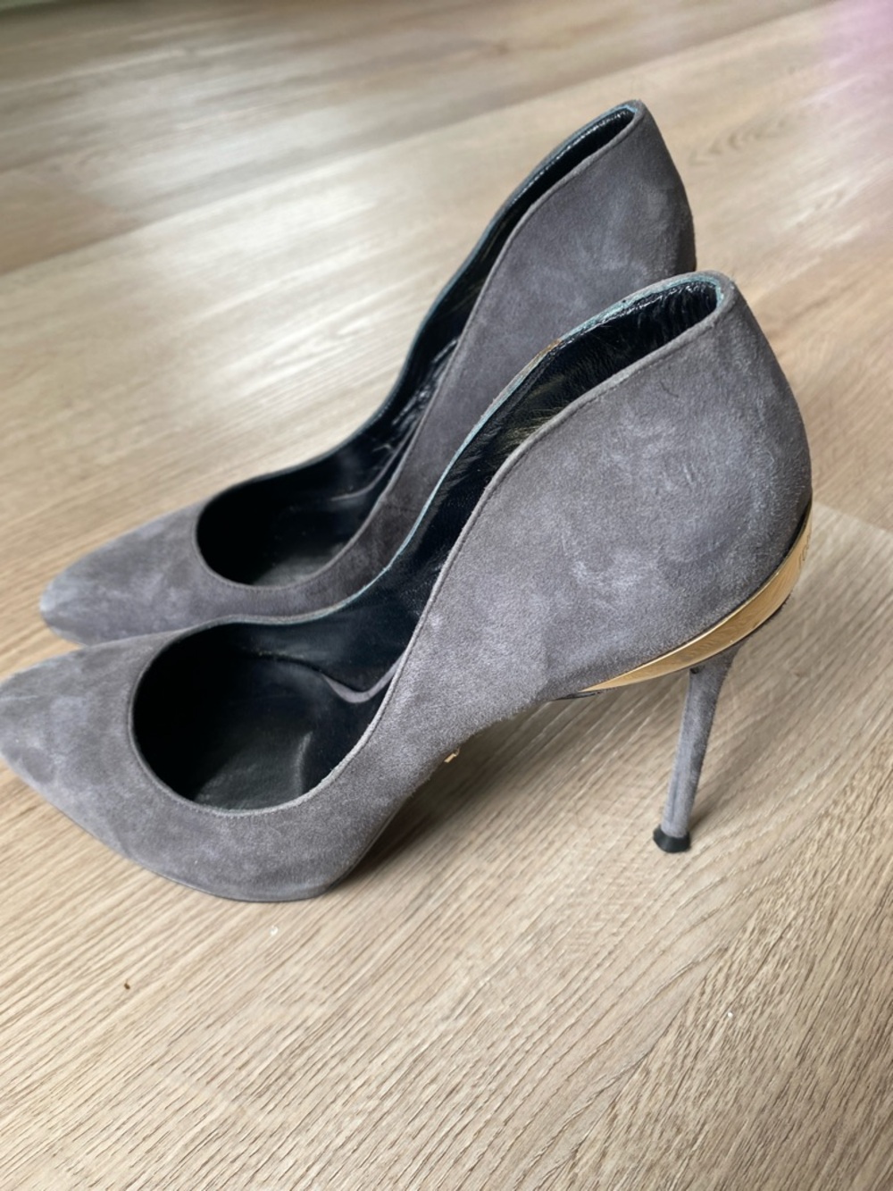 Roberto Cavalli Suede Pointed Toe Pumps Gray Gold Heel Detail Made in Italy - Picture 3 of 10